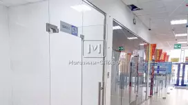 В ТЦ 25 метров  1 этаж