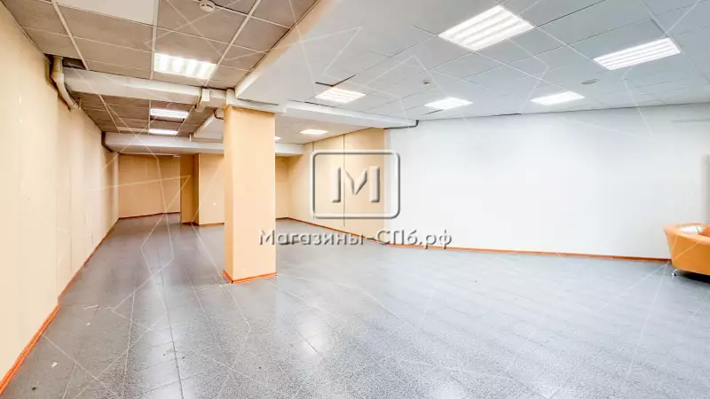 Торговое 300 м2, 1 этаж БЦ 98. Фото объекта