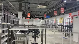 Крупный блок 780 м&sup2; в ТЦ,у эскалатора