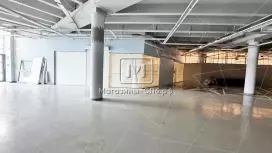 Универсальное 2100 м², магазин + склад Универсальное 2100 м², магазин + склад