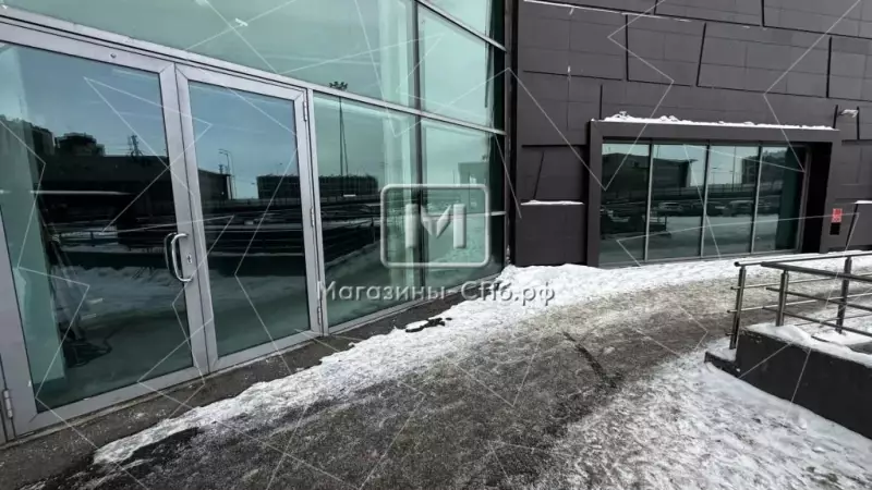 Универсальное 2100 м², магазин + склад 98. Фото объекта