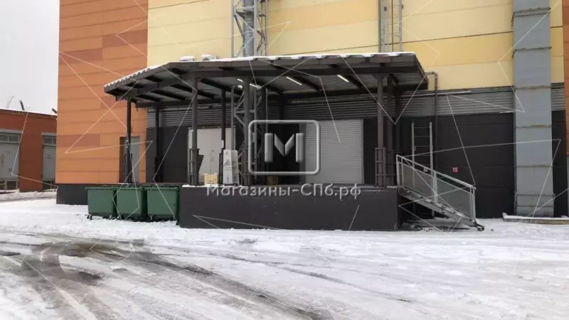 Универсальное 2100 м², магазин + склад 98. Фото объекта