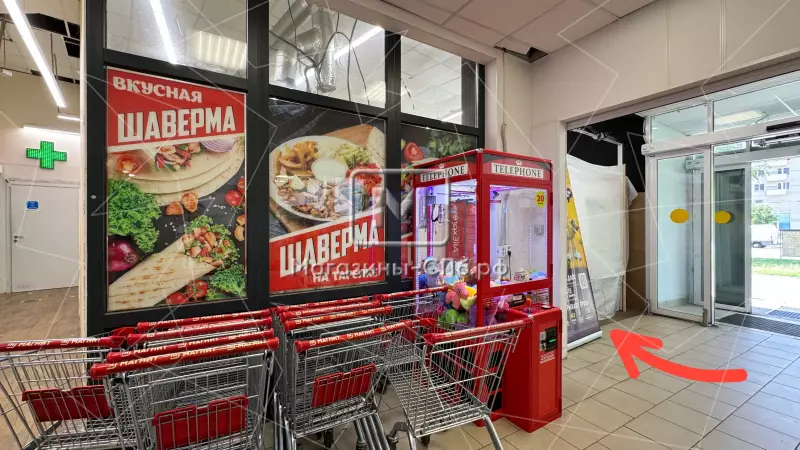 Под общепит/магазин, рядом с Магнитом 98. Фото объекта