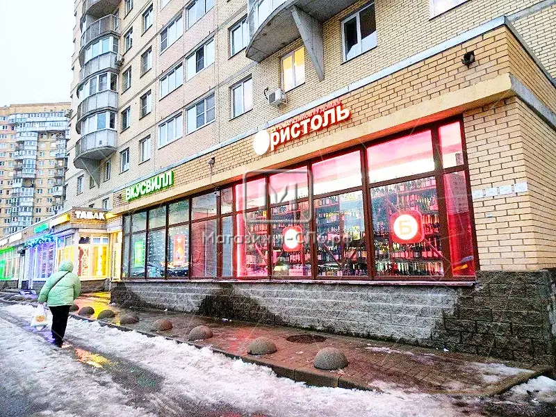 Витрина 80 м, 1 этаж 98. Фото объекта