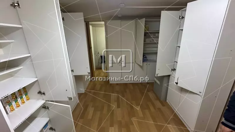 130 м2 с витриной на фасад, отд.вход, 1 этаж 98. Фото объекта