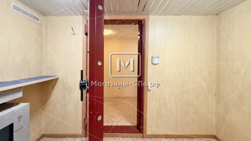 Офис/магазин 205 м2. первая линия, отд.вход 98. Фото объекта