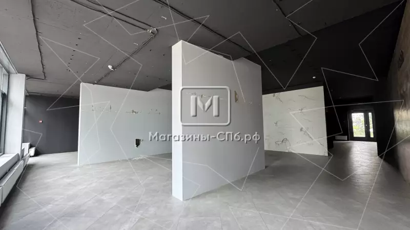 Опенспейс универсальное 151м, 1 этаж 3 входа 98. Фото объекта