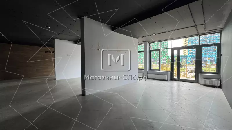 Опенспейс универсальное 151м, 1 этаж 3 входа 98. Фото объекта