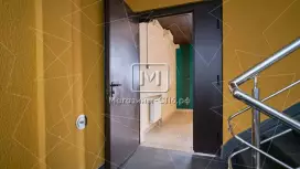Банк, магазин, услуги. У метро Банк, магазин, услуги. У метро