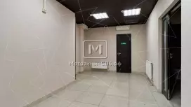 Банк, магазин, услуги. У метро Банк, магазин, услуги. У метро