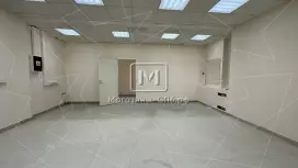 У метро витрины  110 кв.метров, 1 этаж