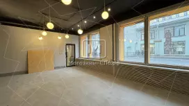 2 витрины на трафике  56м, 1 этаж