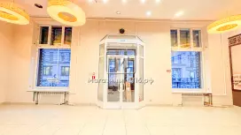 Витрины 1 линия помещения 163 кв.метров, 1 этаж